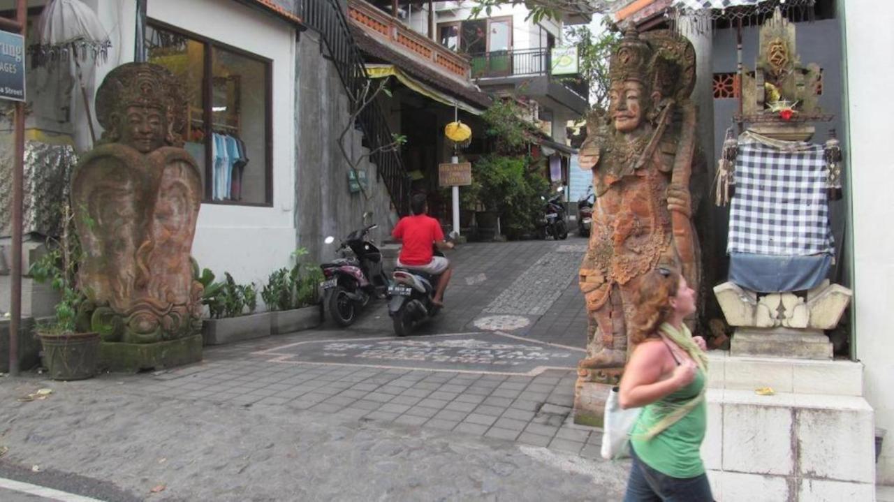 Ubud Market Hostel Exterior photo
